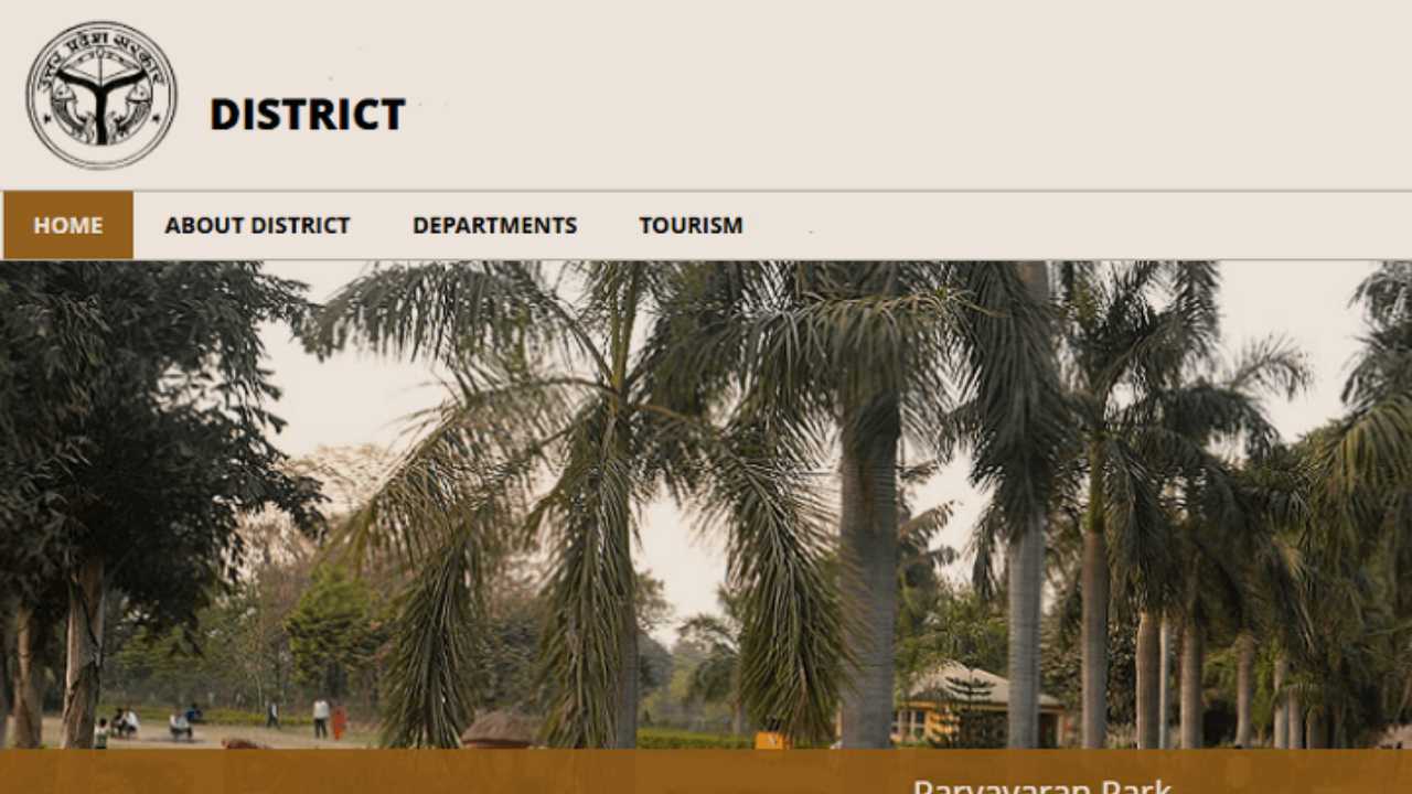 What is District, Who is the head of a district
